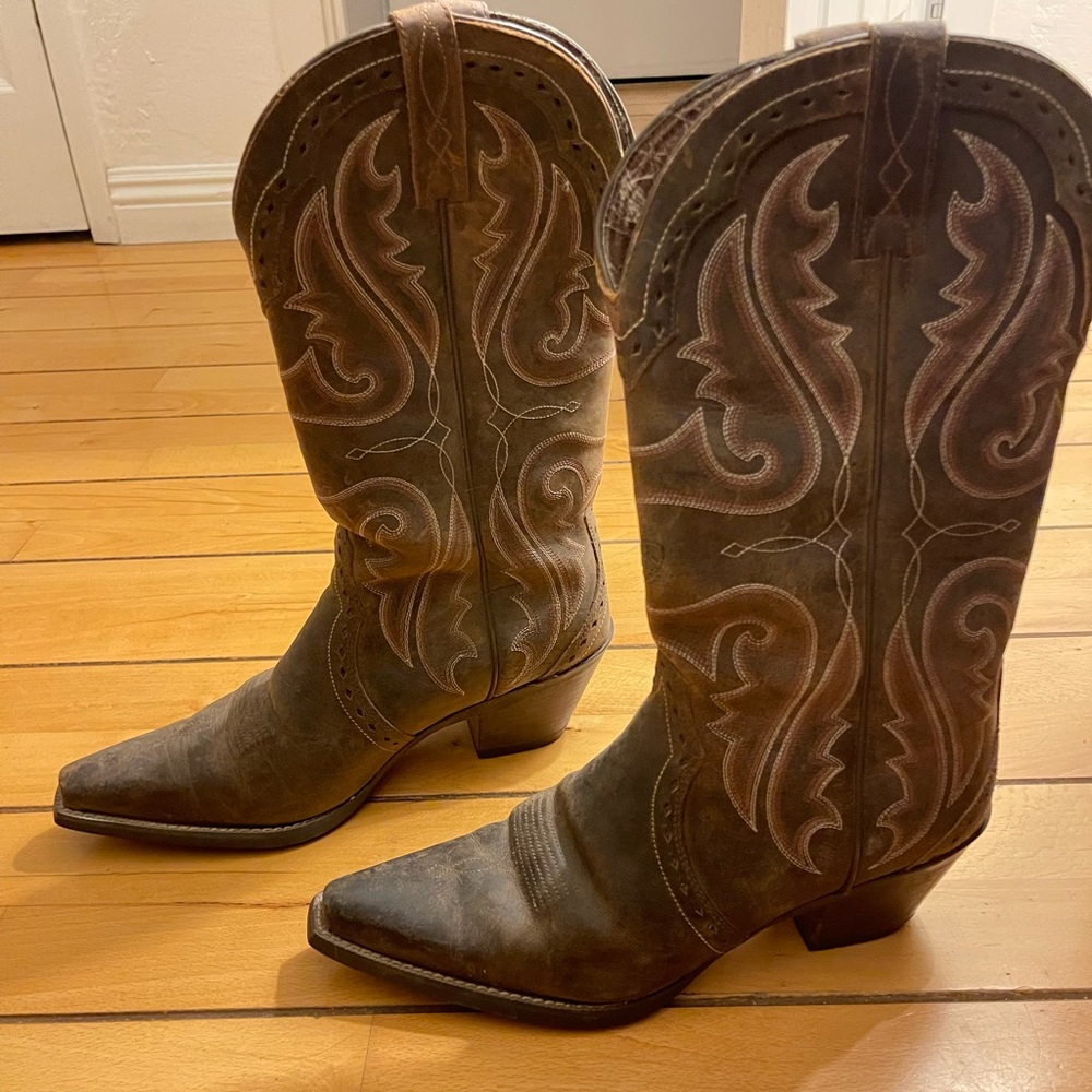 Ariat cowboy boots